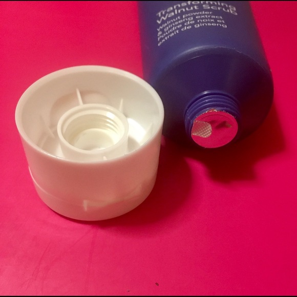 SOLD Ole Henriksen Walnut Facial Scrub Sealed - Picture 2 of 5